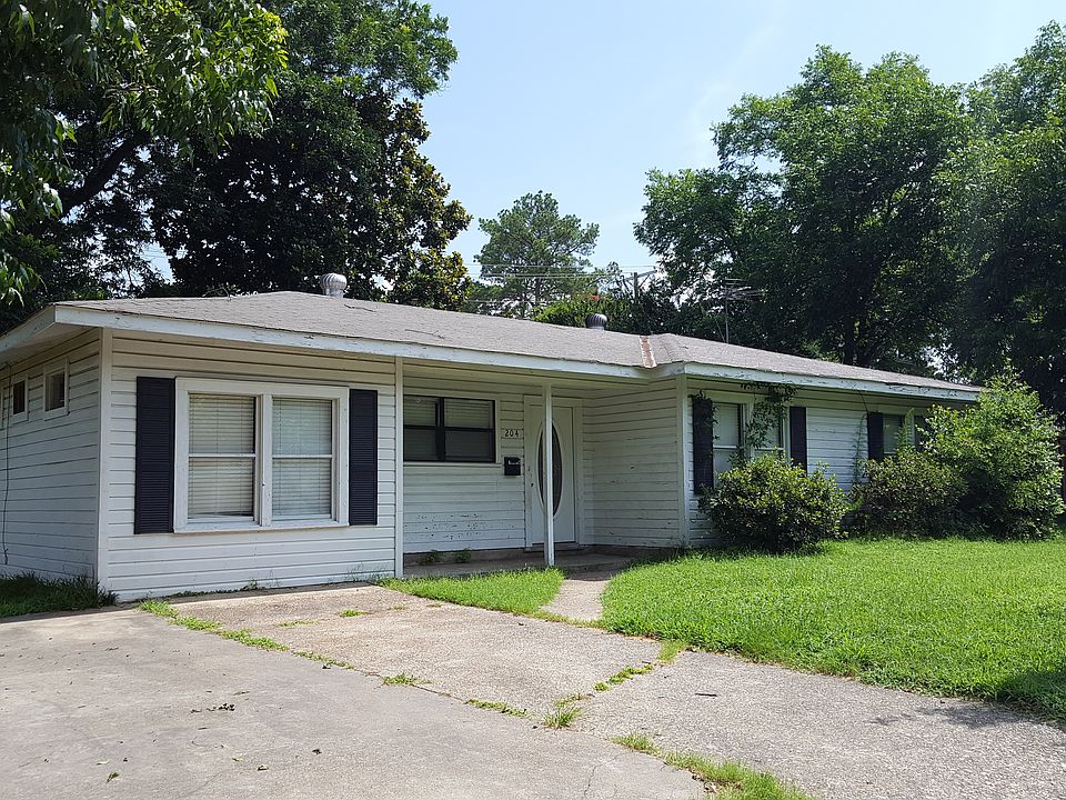 1st image of 204 Pecanview Dr