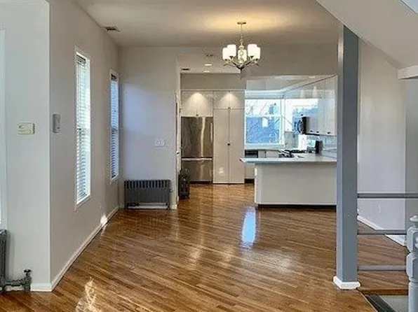 25-54 37th Street image 2 of 36