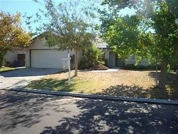 5566 N State St photo 1