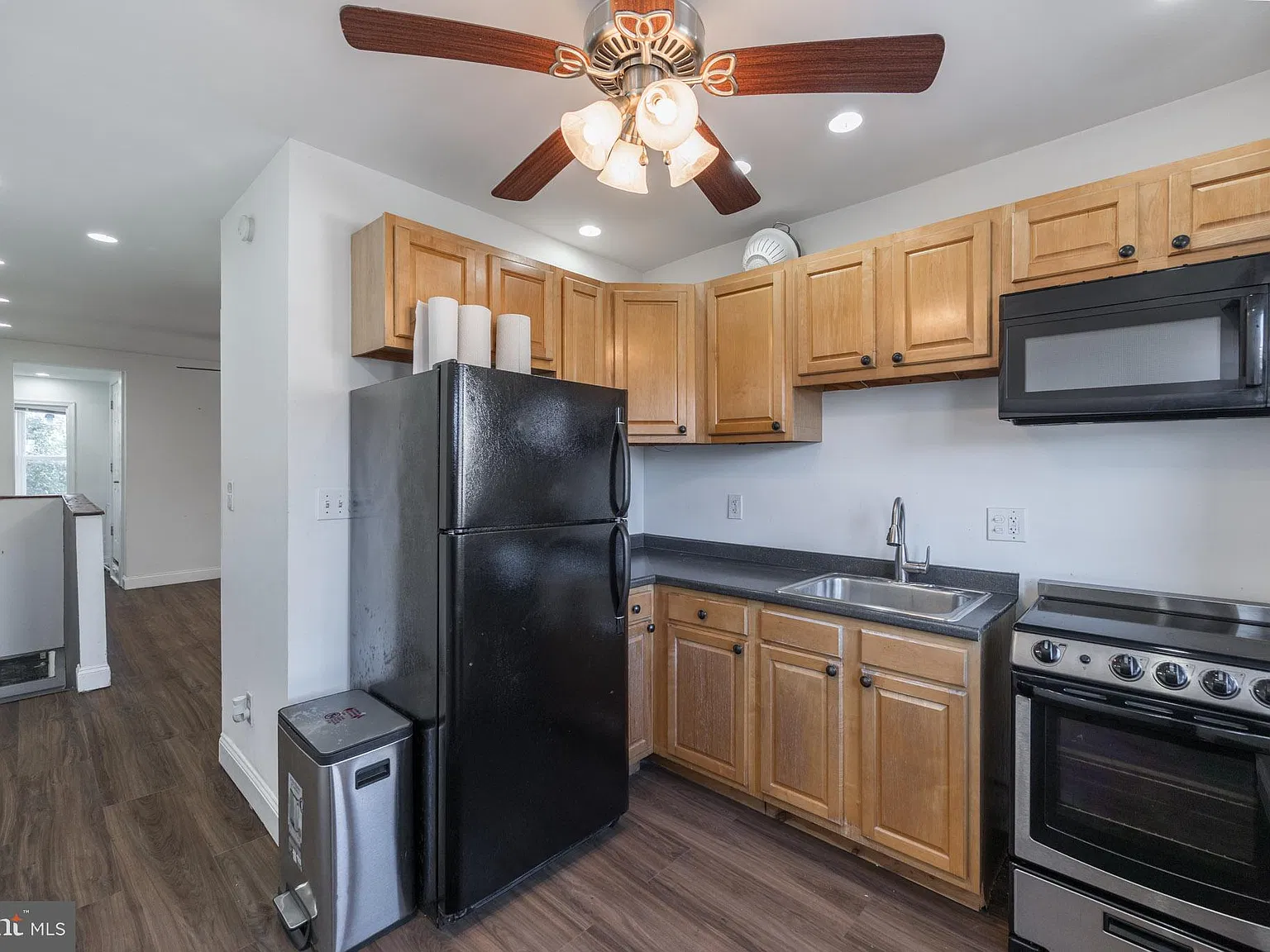 2 bed, 1.0 bath, 850 sqft, $1,100 — Photo 1