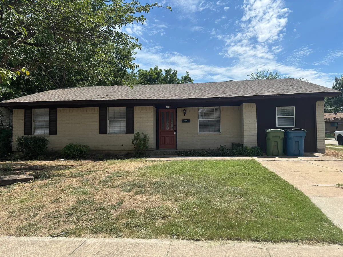 Building Photo - 474 Sweetbriar Dr