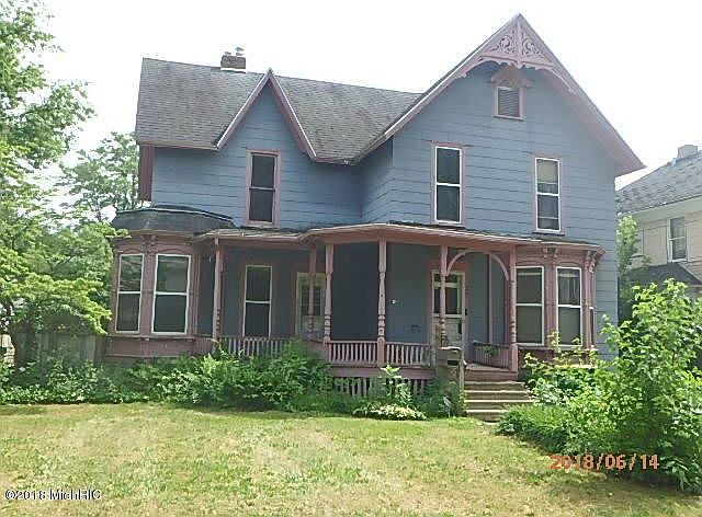 1st image of 28 Wendell St