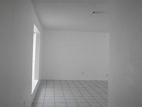 2nd image of 1703 Hazyknoll Ln