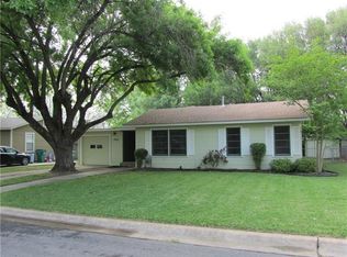 906 Kent St, Taylor, TX 76574