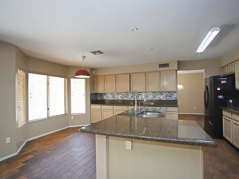 842 N Naples Dr — Photo 13