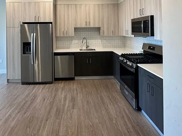 402 Bremen St, Boston, MA