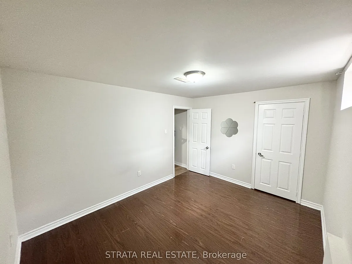 Building Photo - 17 Cree Ave #BASEMENT