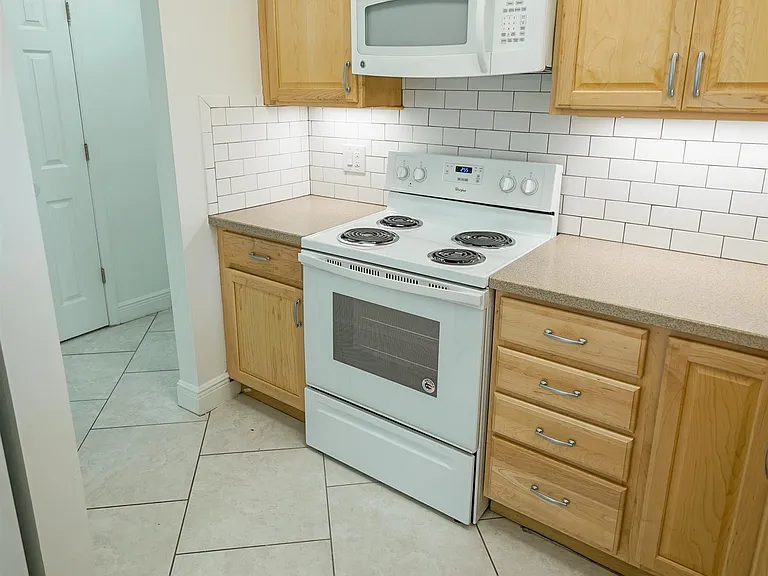 251 S Villas Ct #A — Photo 10