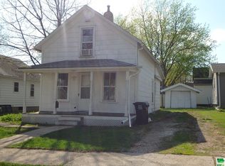 606 7th Ave, Sheldon, IA 51201