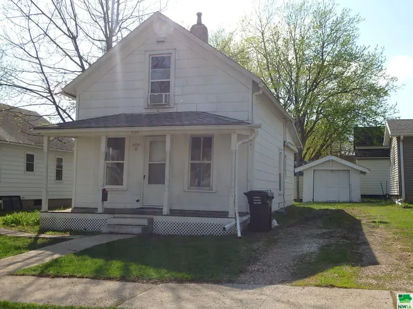 606 7th Ave, Sheldon, IA 51201