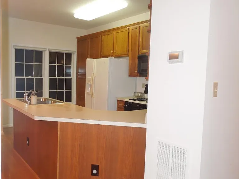 3945 Kathryn Jean Ct — Photo 2