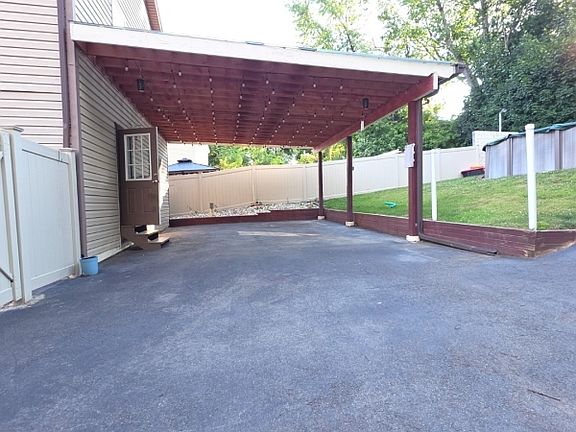 4th image of 155 N 5Th St #2