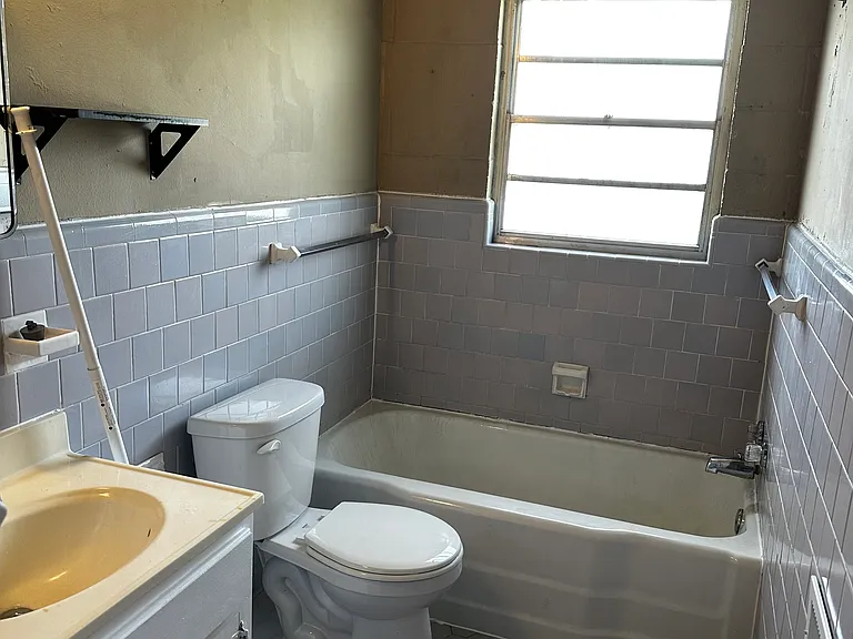 2404 Oak Dr — Photo 11