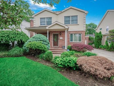 18 Ashland Avenue, New Hyde Park, NY, 11040