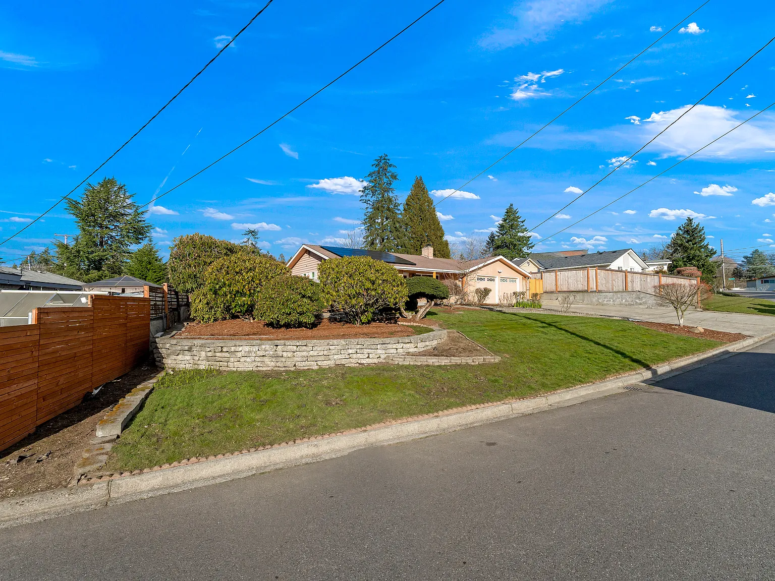 3 bed, 1300 sqft, $3,200 — Photo 3