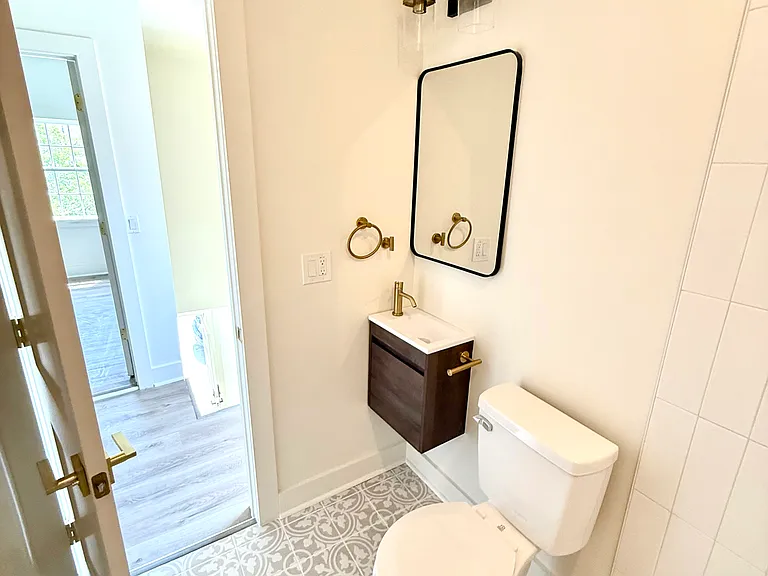 68 Lee St #B — Photo 20