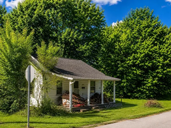 1709 S Sycamore St, Petersburg, IN 47567