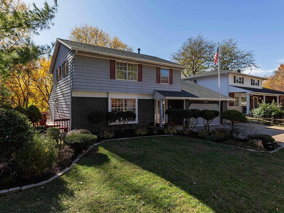 1st image of 2805 Carriage Hill Dr