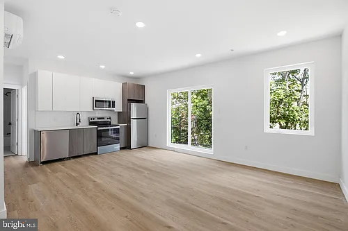 613 N Brooklyn St #10 Photo 1
