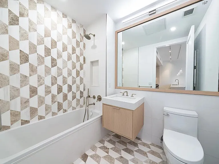 29-18 41st Ave #14B — Photo 7