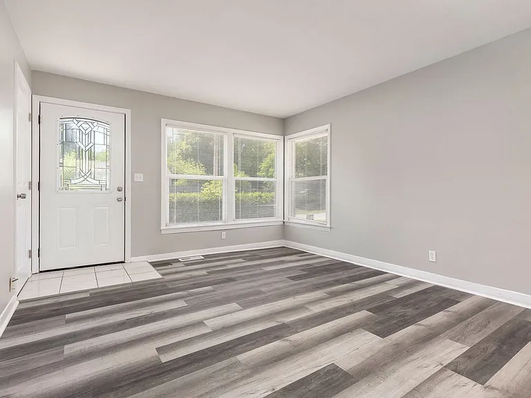 1209 S 45th St — Photo 3