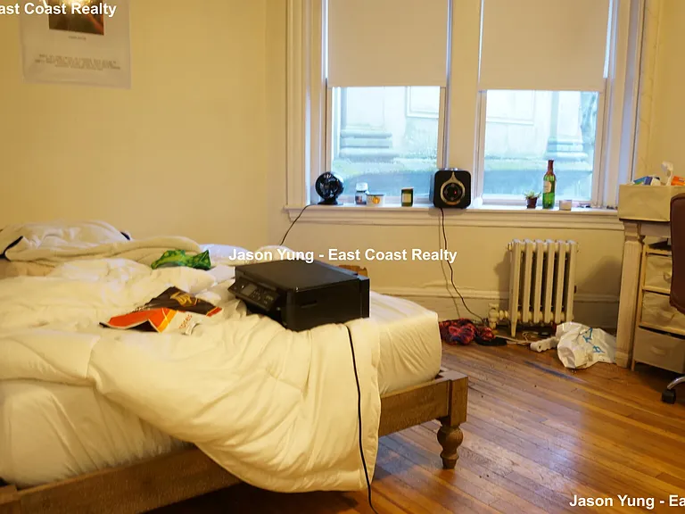 54 Egmont St #1 — Photo 7