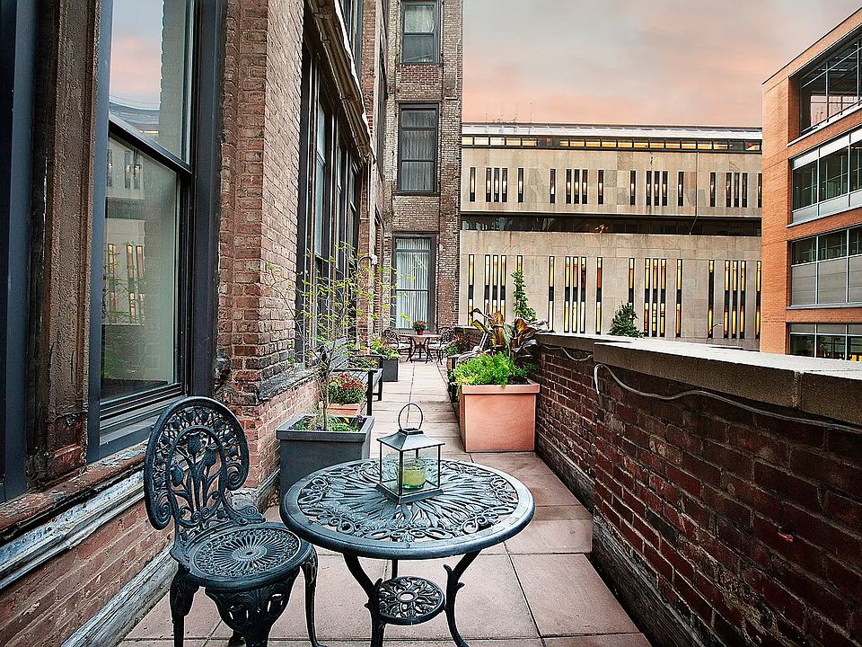1st image of 150 Nassau St APT 2D