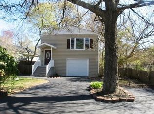70 Cedarhurst Ave, Selden, NY 11784