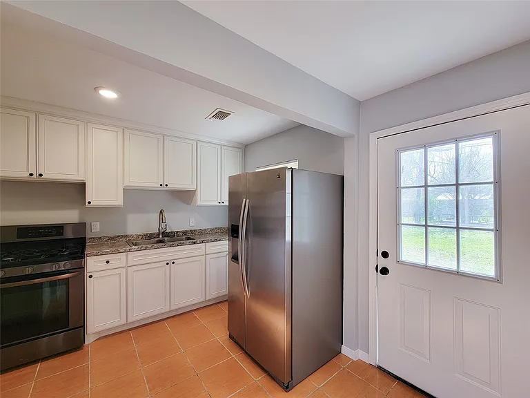 12422 Mylla St — Photo 13