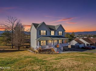267 Far View Cir, Jacksboro, TN 37757