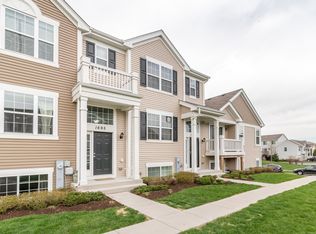 1695 Windward Dr, Hampshire, IL 60140