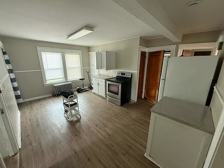 10 Underwood St #1 — Photo 10