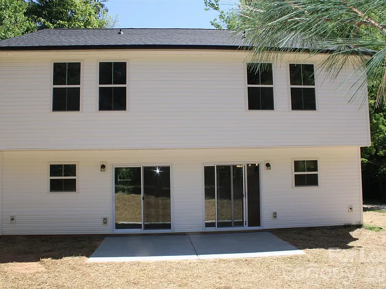 562 W Park Ave #A — Photo 23