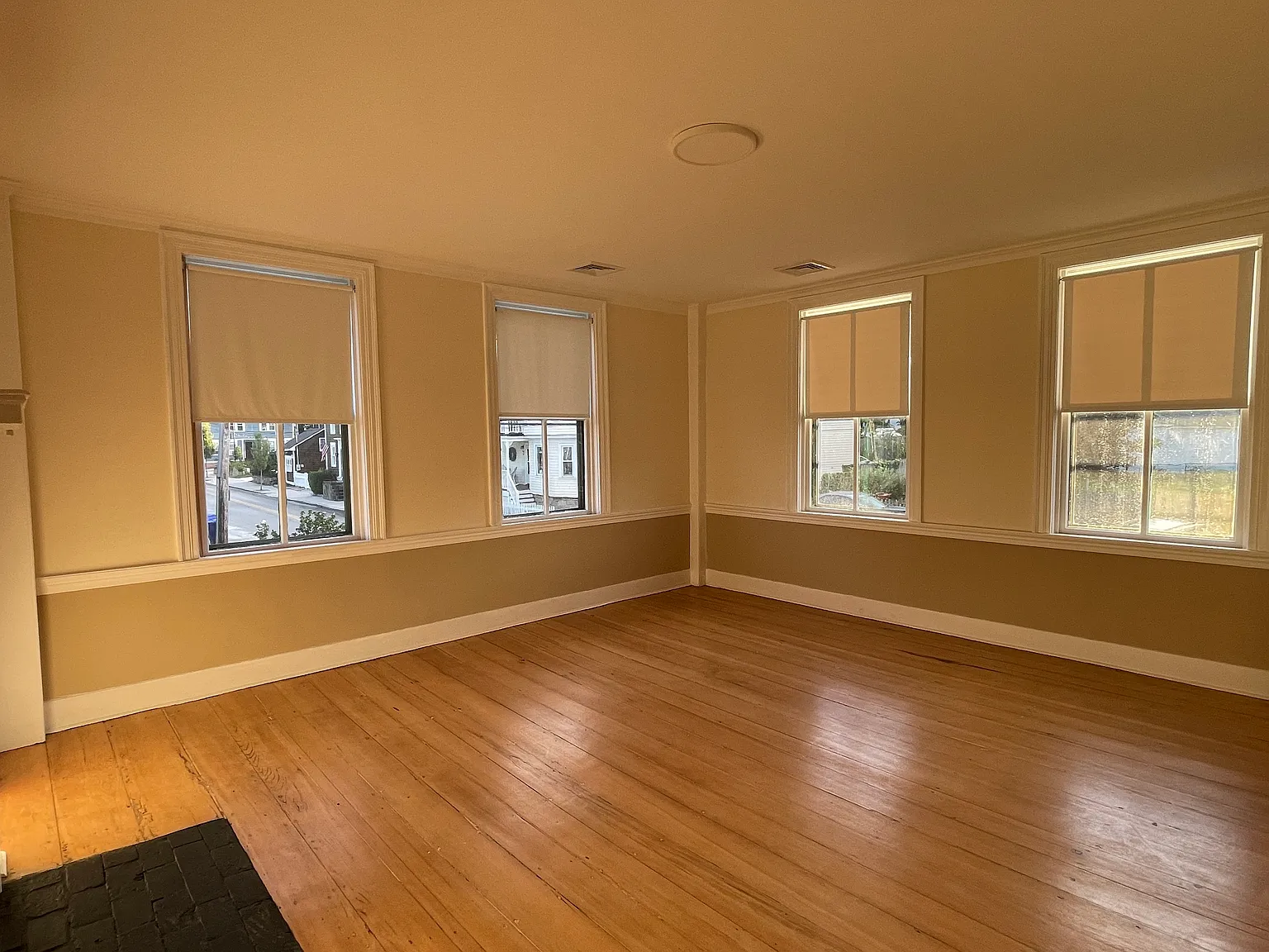 2 bed, 1.5 bath, 1700 sqft, $2,450 — Photo 3