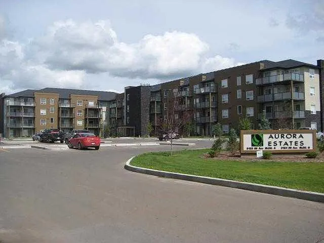 Building Photo - 9124 96th Ave #108