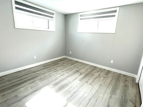 5th image of 6028 Thorncliffe Dr NW #B