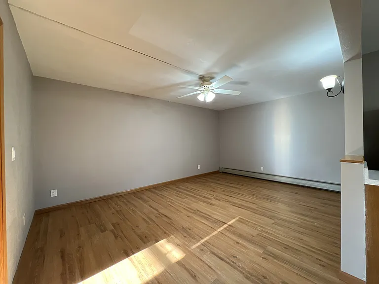 1722 Hamblin Ct — Photo 7