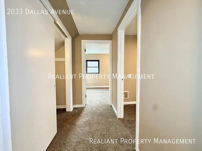 2033 Dallas Ave — Photo 21
