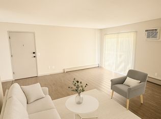 2172 Green Ave APT 4, Anoka, MN 55303