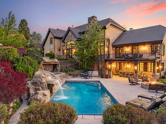2nd image of 18 Snow Forest Ln
