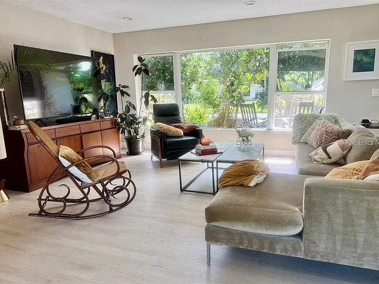 1815 Barker Dr — Photo 14