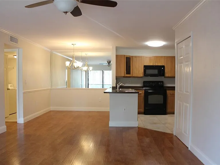 5602 Baywater Dr — Photo 2