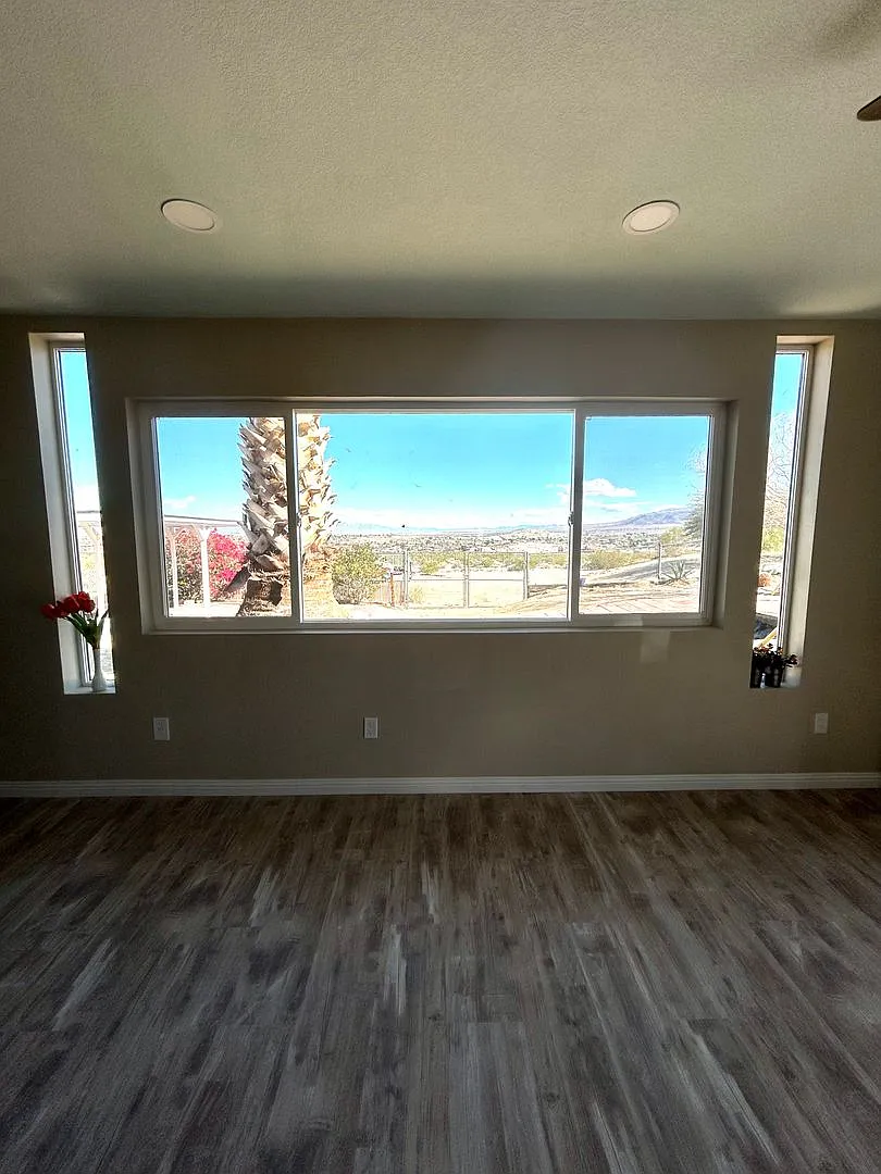 Beautiful 1 Bedroom 1 Bathroom Home — Photo 4