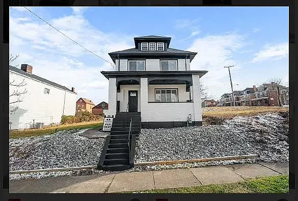 208 E 16th Ave photo 1