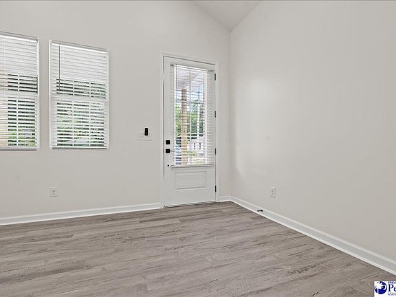 4th image of 523 S Main St