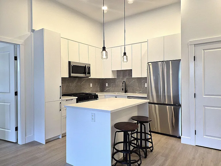 3528 146a St #107 — Photo 2
