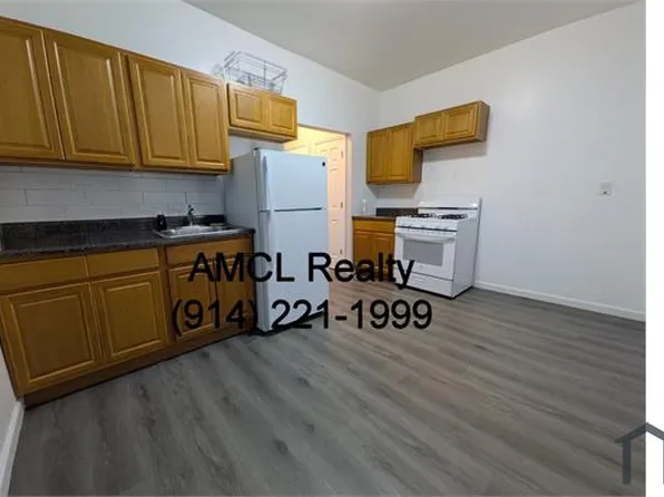 95 Maple St APT 3E, Yonkers, NY 10701
