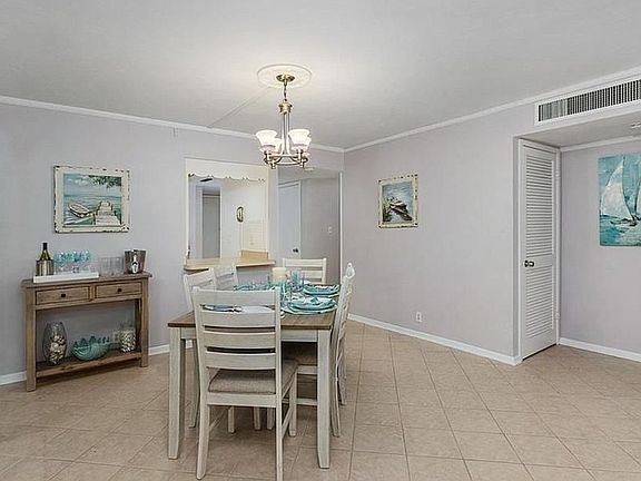5th image of 2244 Winkler Ave APT 112