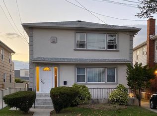 1447 Point Breeze Pl, Far Rockaway, NY 11691