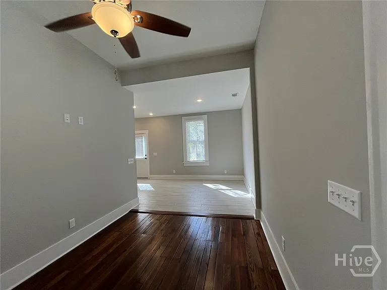 213 W 39th St #B — Photo 16